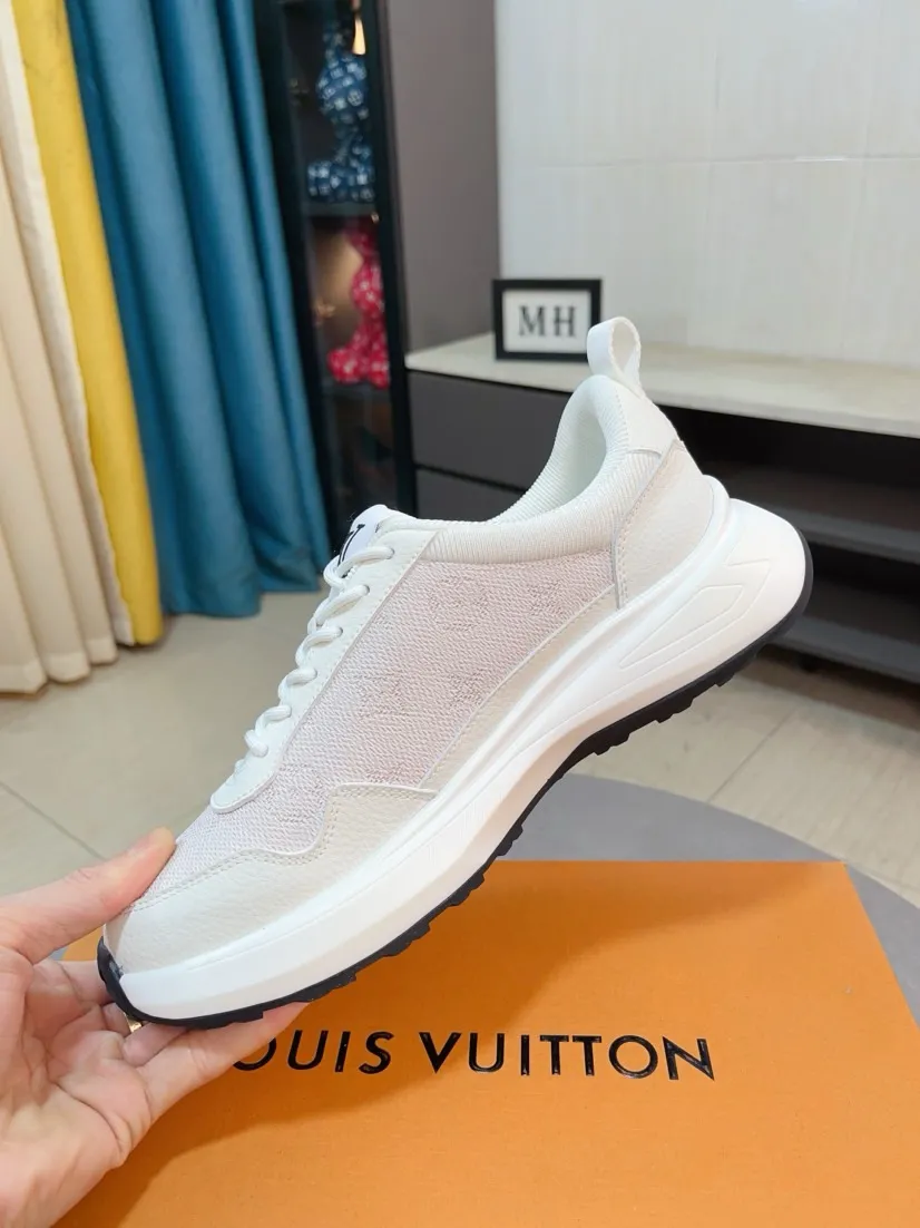 Men's shoes💰458🌸🌸【LV】Louis Vuitton🔍Top Purchasing Agency🇮🇹 Lu Street Fashion God's new sports shoes are coming and are on sale at the counter simultaneously. Original factory configuration, original cowhide fabric imported from Italy, high-quality embossed splicing complex process, sports fashionista, imported water-dyed sheepskin lining, sole: Wang Yuan factory specializes in original sole super comfortable, original factory follow-up goods 🔍🔍High quality, you can enter and leave the counter at will, welcome to compare and synchronize with the counter, code number 38-44, 45 customized